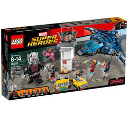 LEGO Super Heroes Airport Battle 76051
